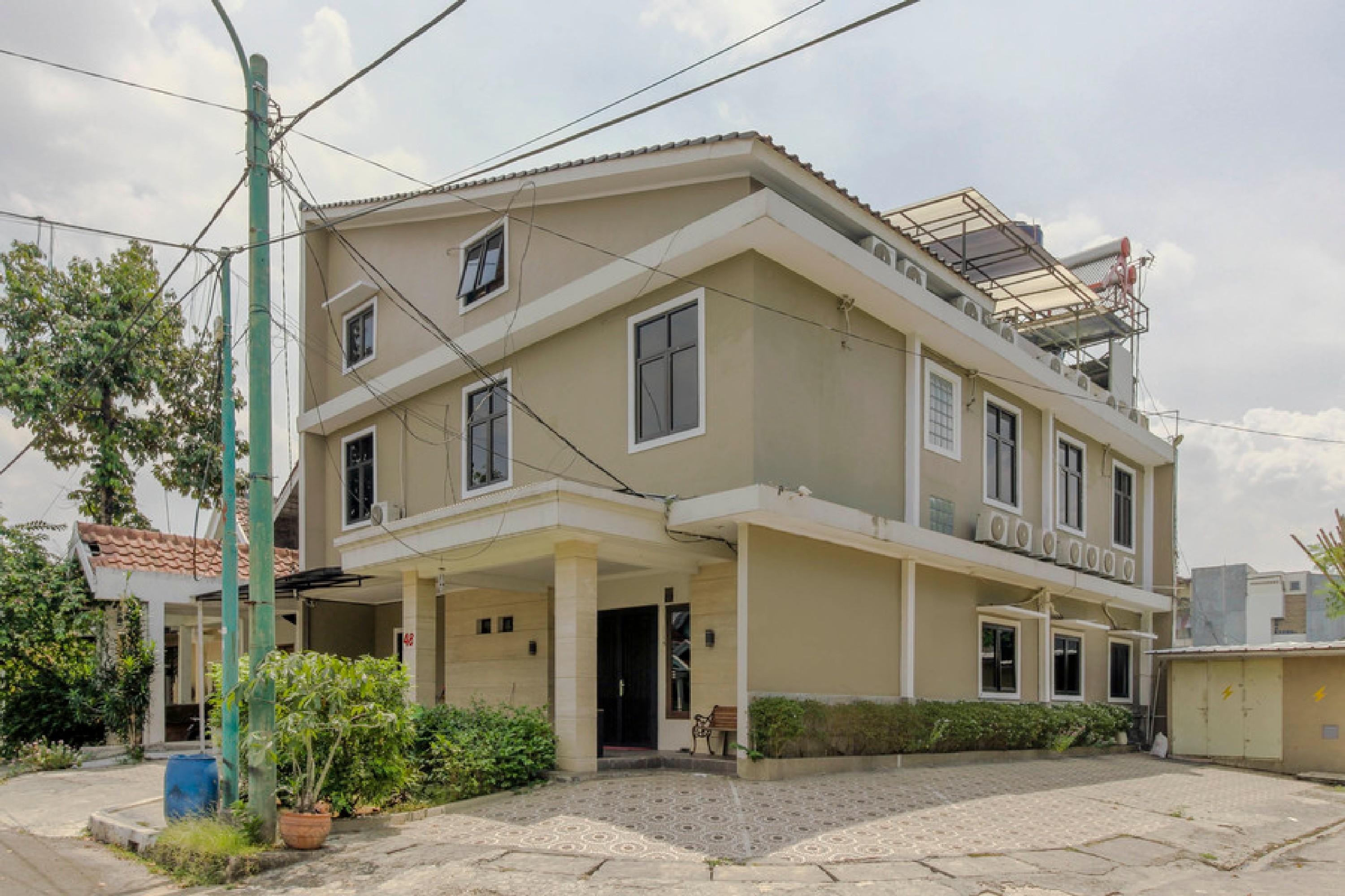 Reddoorz Plus Near Lippo Cikarang Mall Bekasi Extérieur photo
