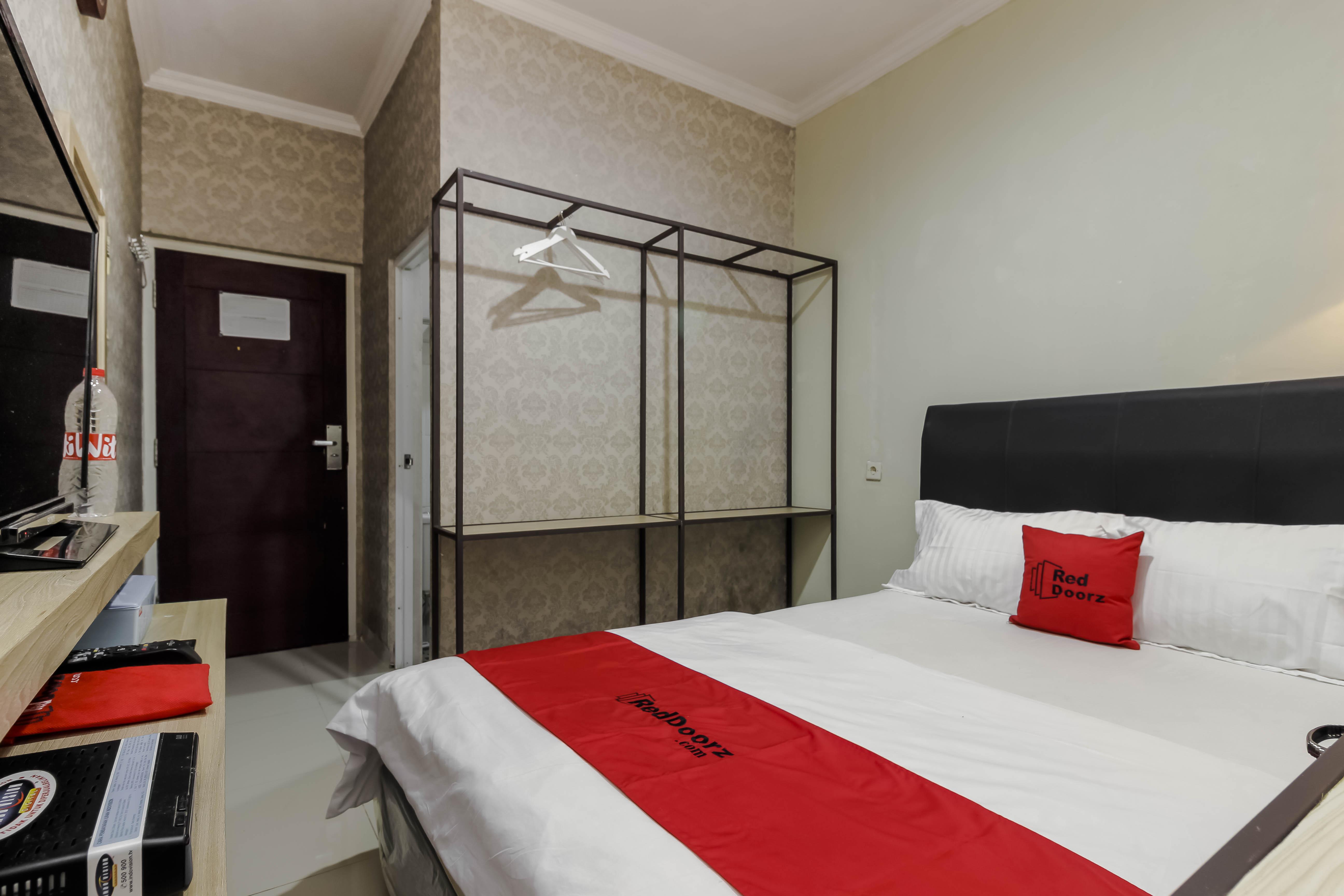 Reddoorz Plus Near Lippo Cikarang Mall Bekasi Extérieur photo