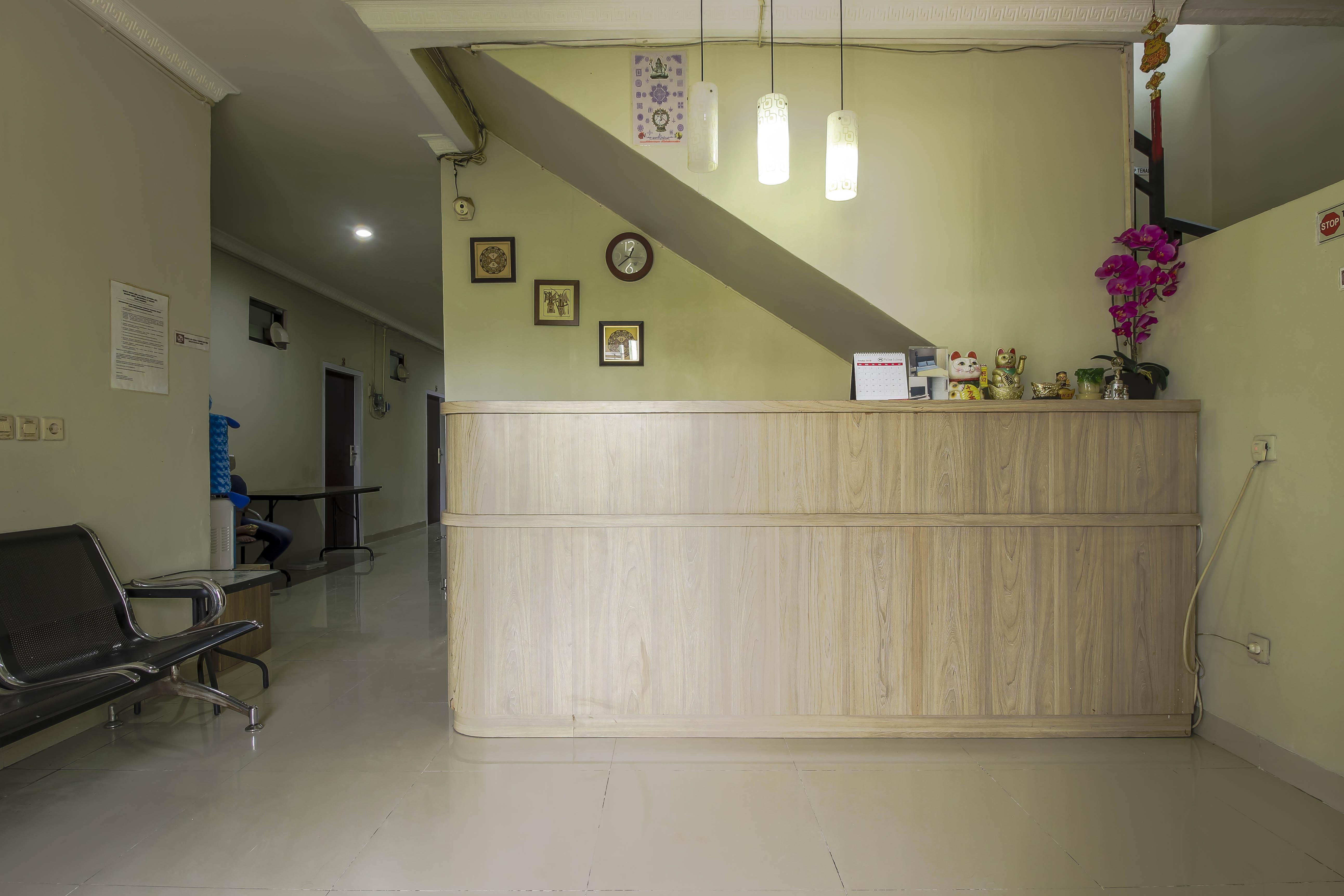 Reddoorz Plus Near Lippo Cikarang Mall Bekasi Extérieur photo