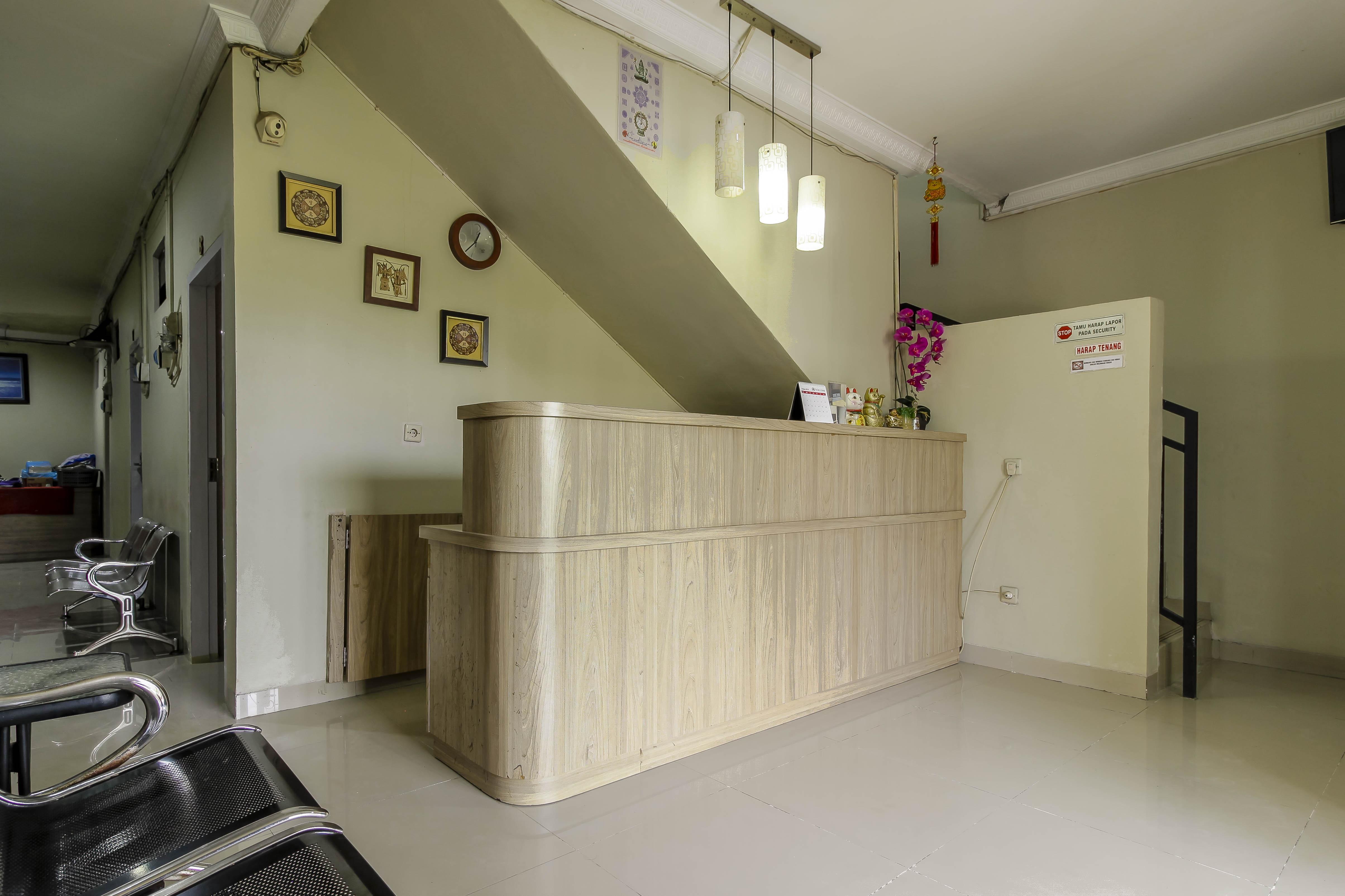 Reddoorz Plus Near Lippo Cikarang Mall Bekasi Extérieur photo